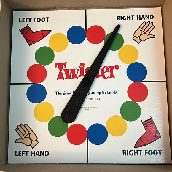 Twister game ages 6+ - Picture 2 of 3